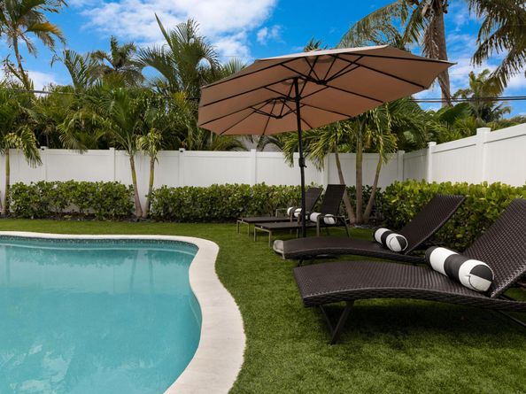 2862 NE 35th Court, Lighthouse Point FL 33064