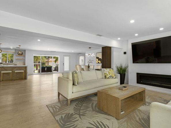 2862 NE 35th Court, Lighthouse Point FL 33064