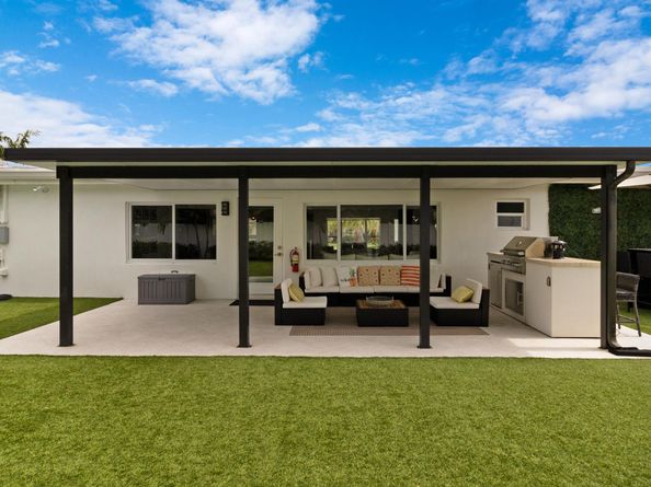 2862 NE 35th Court, Lighthouse Point FL 33064