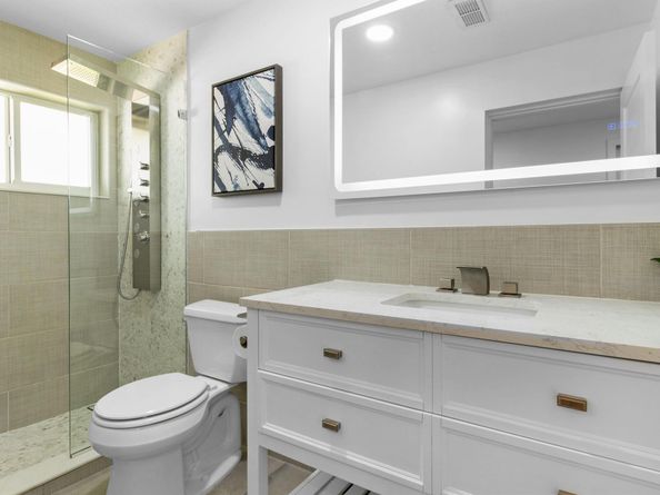 2862 NE 35th Court, Lighthouse Point FL 33064