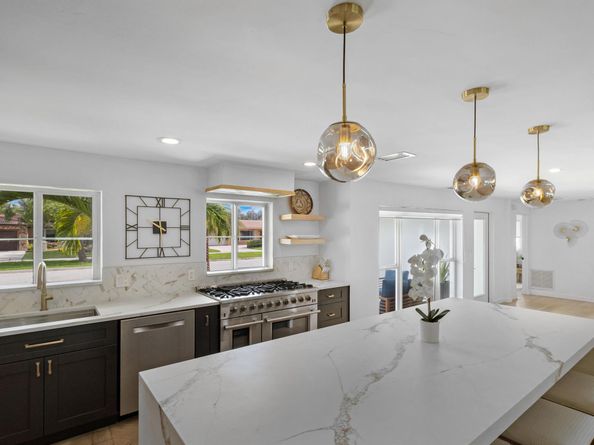 2862 NE 35th Court, Lighthouse Point FL 33064