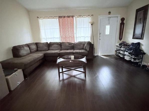 4290 NW 120th Way, Sunrise FL 33323