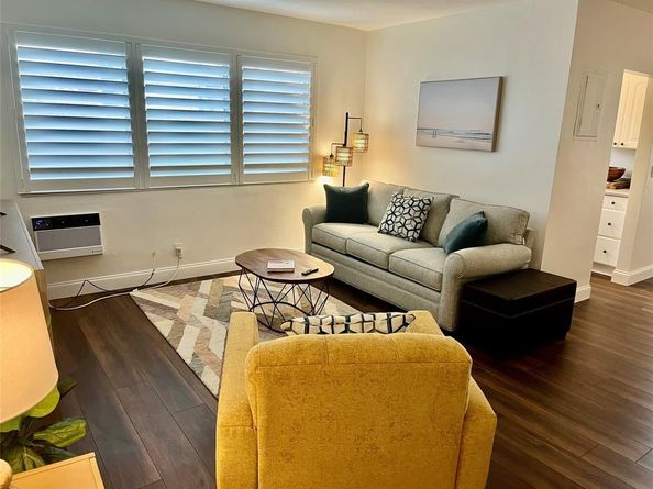 700 Bayshore Dr 9, Fort Lauderdale FL 33304