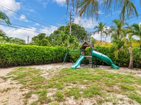 1915 Lake Avenue, West Palm Beach FL 33401