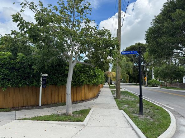 1915 Lake Avenue, West Palm Beach FL 33401