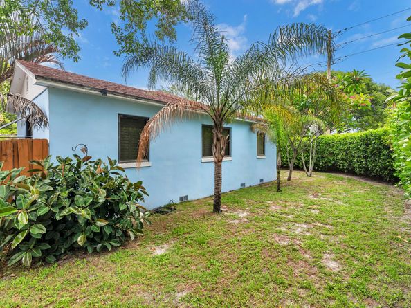 1915 Lake Avenue, West Palm Beach FL 33401
