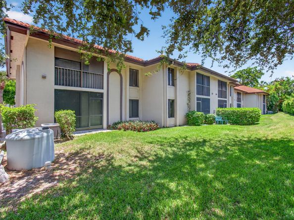 400 Club Circle 201, Boca Raton FL 33487
