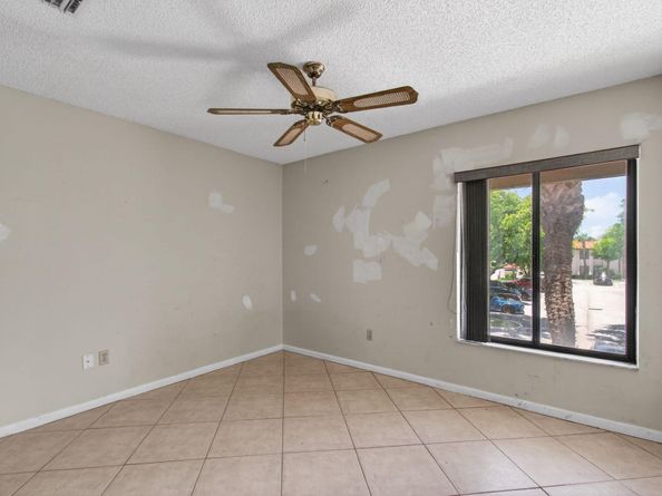 400 Club Circle 201, Boca Raton FL 33487