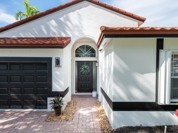 15100 SW 16th St, Pembroke Pines FL 33027