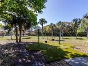 2012 NW 39th St, Oakland Park FL 33309