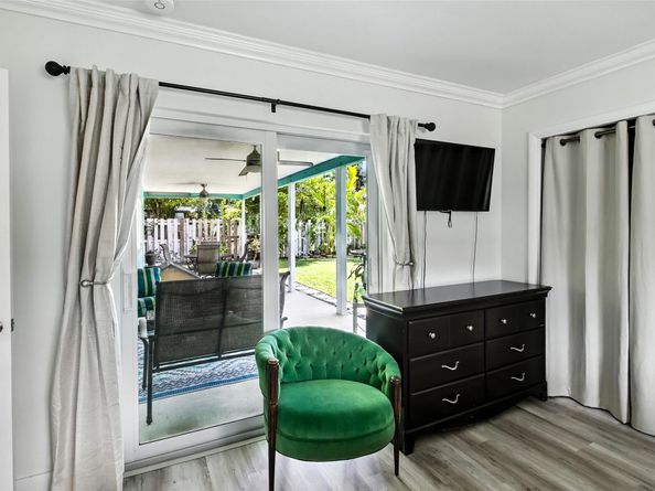 2012 NW 39th St, Oakland Park FL 33309