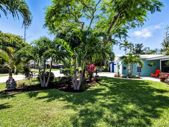 2012 NW 39th St, Oakland Park FL 33309
