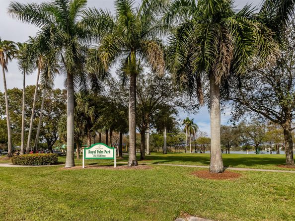 2012 NW 39th St, Oakland Park FL 33309