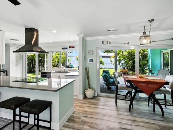 2012 NW 39th St, Oakland Park FL 33309