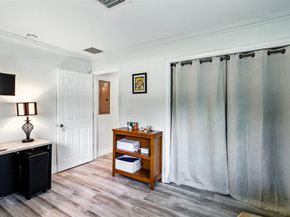 2012 NW 39th St, Oakland Park FL 33309
