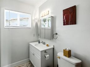 2012 NW 39th St, Oakland Park FL 33309