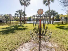 2012 NW 39th St, Oakland Park FL 33309