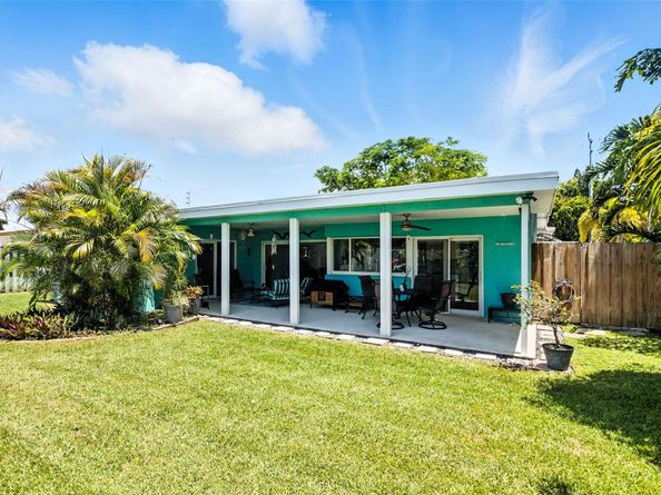 2012 NW 39th St, Oakland Park FL 33309