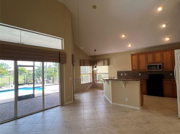 11217 NW 68th Pl, Parkland FL 33076