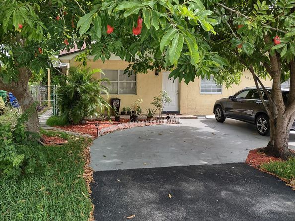 6111 SW 32nd St, Miramar FL 33023