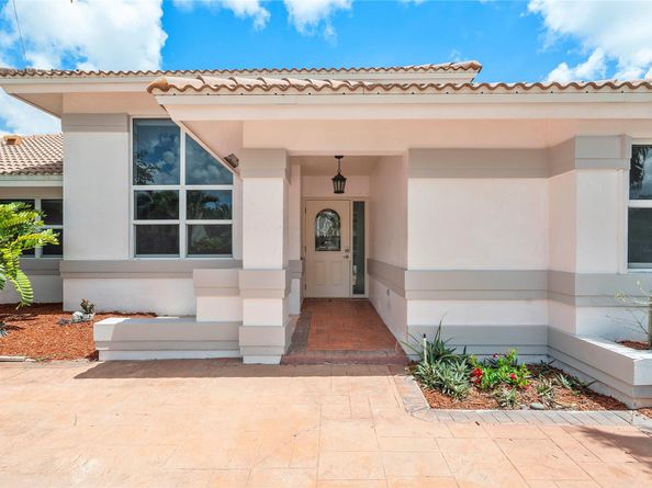 9101 N Southern Orchard Rd, Davie FL 33328