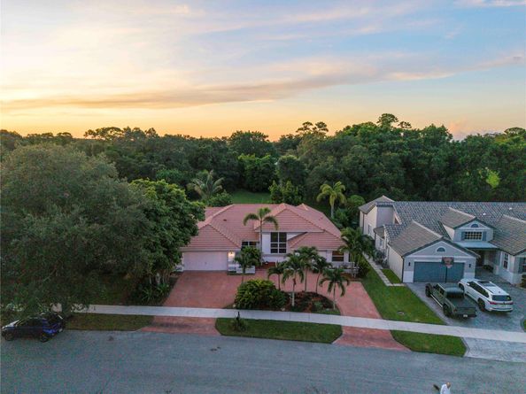 9101 N Southern Orchard Rd, Davie FL 33328