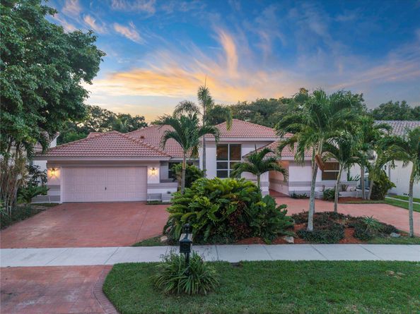 9101 N Southern Orchard Rd, Davie FL 33328