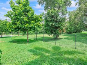 9101 N Southern Orchard Rd, Davie FL 33328