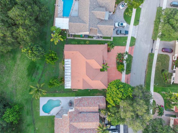9101 N Southern Orchard Rd, Davie FL 33328
