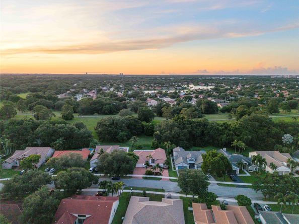 9101 N Southern Orchard Rd, Davie FL 33328
