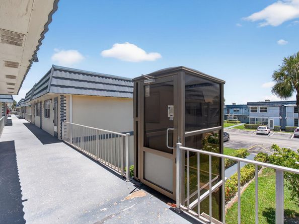 228 Brittany E, Delray Beach FL 33446
