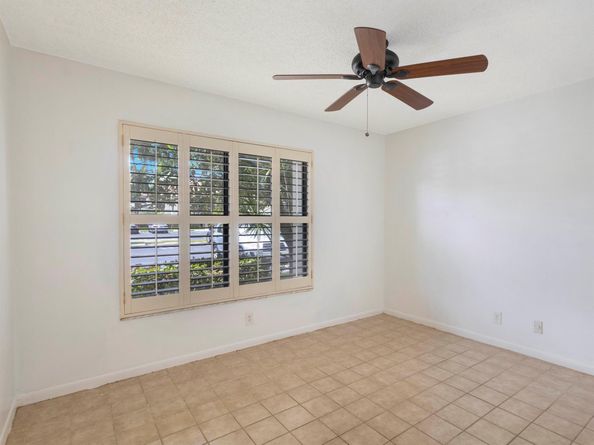 3349 Lucerne Park Drive, Greenacres FL 33467