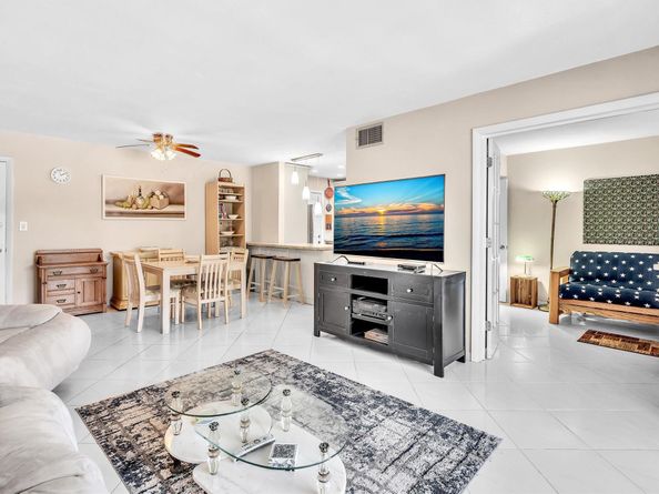 3020 NE 16th Ave 204 E, Oakland Park FL 33334