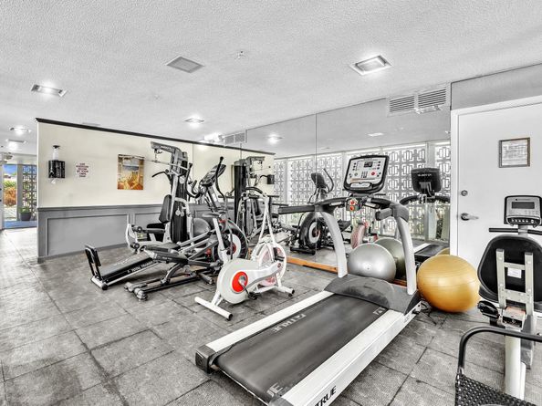 3020 NE 16th Ave 204 E, Oakland Park FL 33334