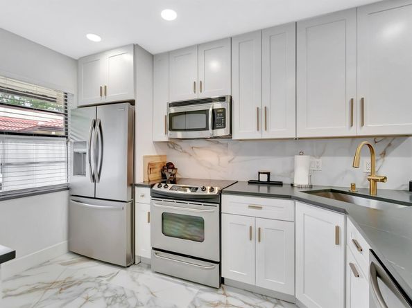 21695 Tall Palm Circle 4b, Boca Raton FL 33433