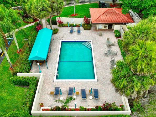 21695 Tall Palm Circle 4b, Boca Raton FL 33433