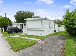8641 SW 15th St, Davie FL 33324