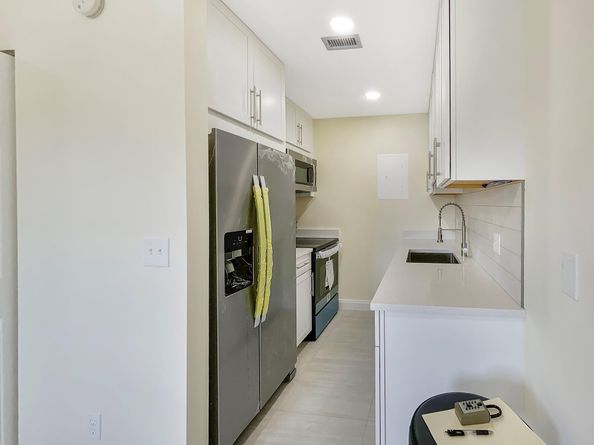 8921 NW 28th Dr B, Coral Springs FL 33065