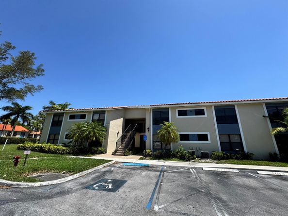 1453 Lake Crystal Drive H, West Palm Beach FL 33411