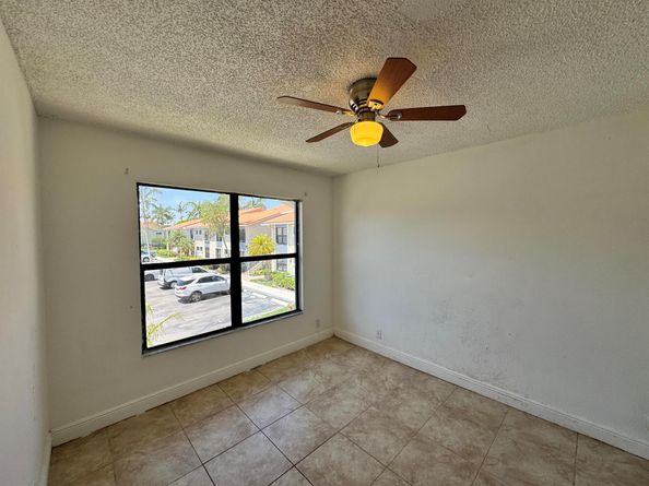 1453 Lake Crystal Drive H, West Palm Beach FL 33411