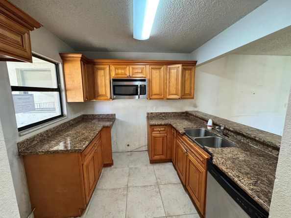 1453 Lake Crystal Drive H, West Palm Beach FL 33411