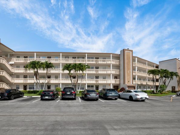 1084 Guildford E, Boca Raton FL 33434
