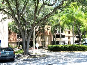 6800 Cypress Road 215, Plantation FL 33317