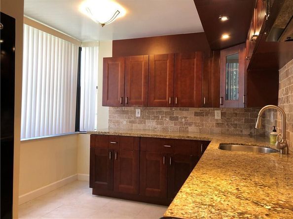 6800 Cypress Road 215, Plantation FL 33317