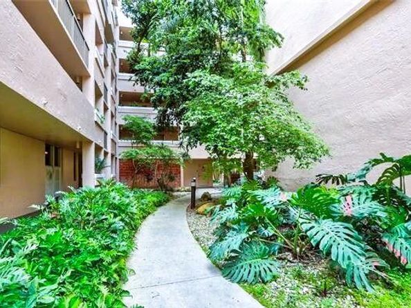 6800 Cypress Road 215, Plantation FL 33317