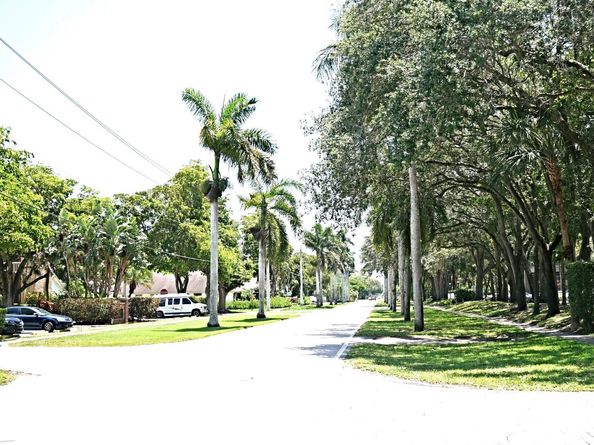6800 Cypress Road 215, Plantation FL 33317