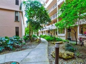 6800 Cypress Road 215, Plantation FL 33317