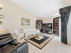 1022 NW 125th Ave, Sunrise FL 33323