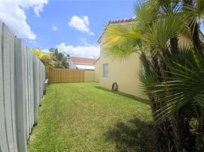 1022 NW 125th Ave, Sunrise FL 33323