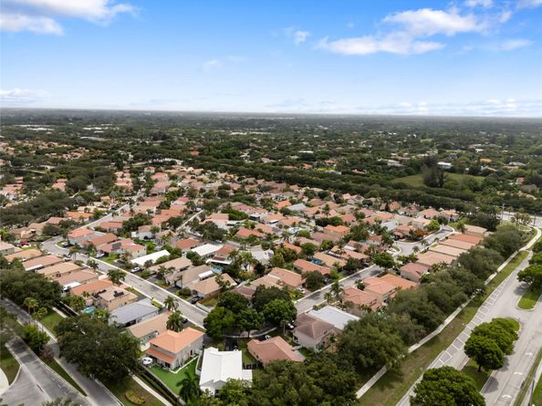 1022 NW 125th Ave, Sunrise FL 33323